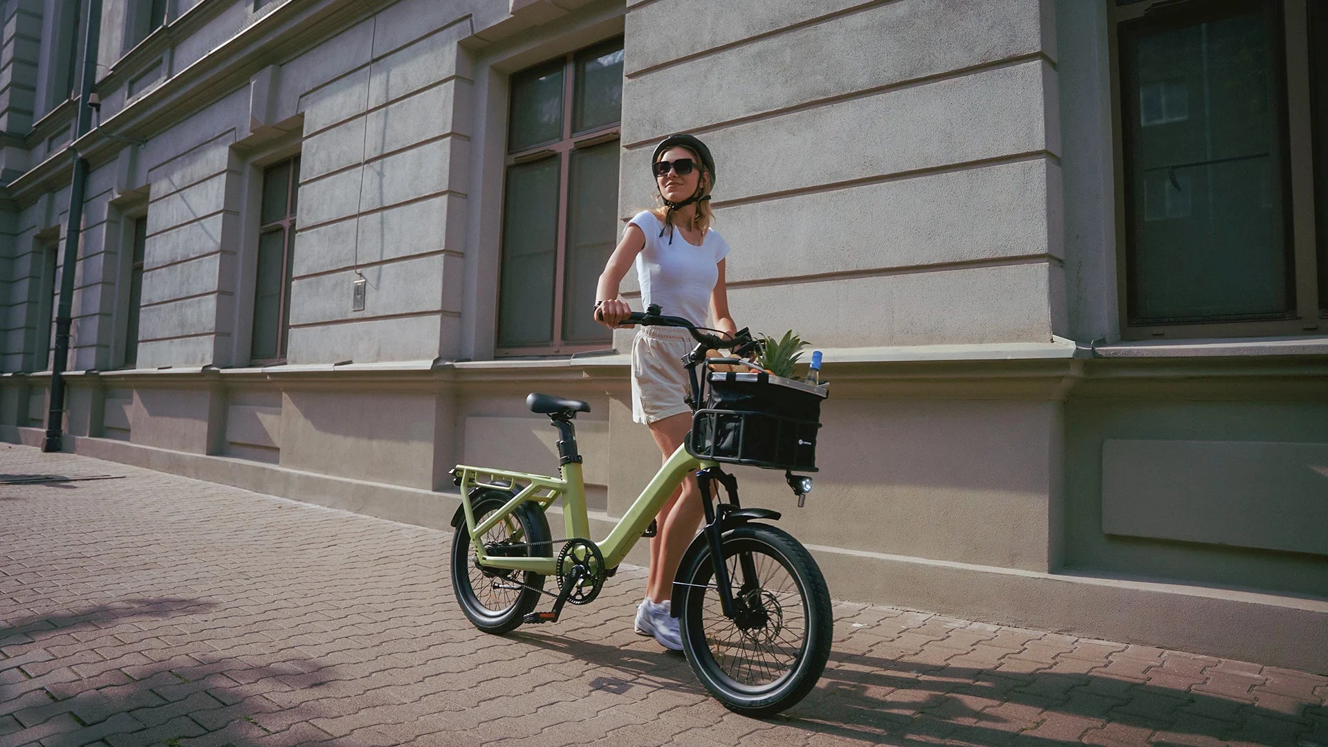 air one pro family e-bike in UK