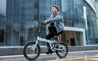 Using the ADO Air 20 Ultra to show key features for UK e-bike riding in rain, wind, and hilly streets.