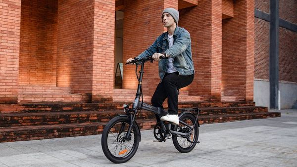 Ditch the Car: How an E-Bike Can Save You Time & Money in UK Cities