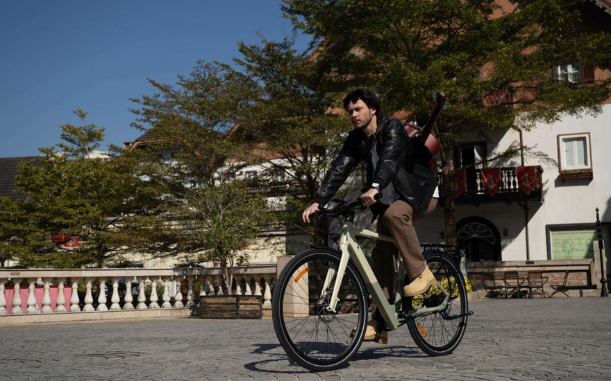 ADO Air 30 Ultra best long range e-bike, ideal for urban commuting and extended rides with fashion design in UK