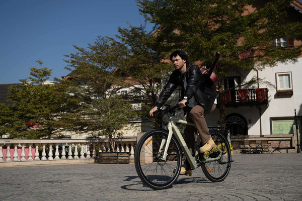 Best E-Bikes for Hilly UK Cities: Climb with Ease Without the Sweat