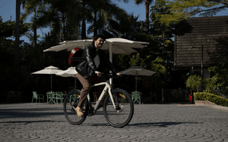 Top UK E-Bikes with GPS & App Controls