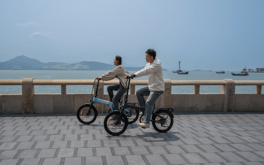 Top 5 Features UK Commuters Look for in an E-Bike & Brands That Deliver