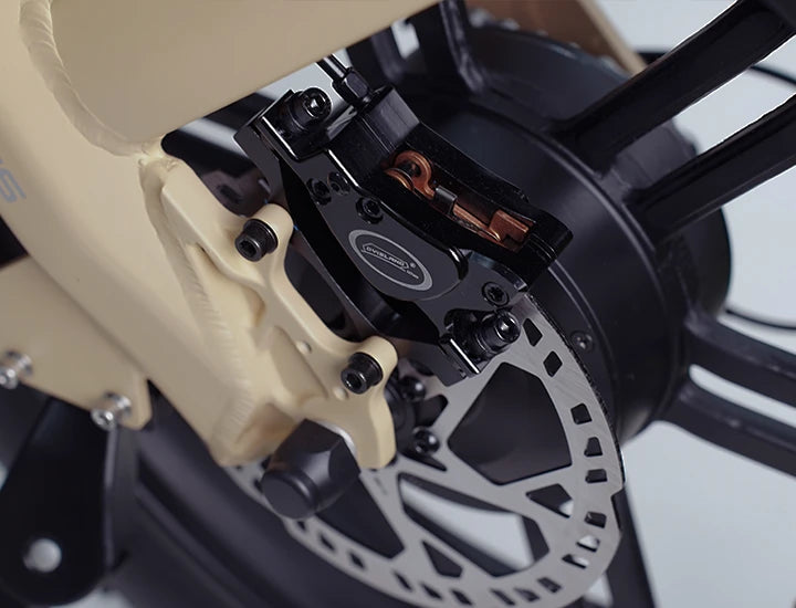 ADO Brake system 3.0 with hydraulic disc brake. Safer and more stable.