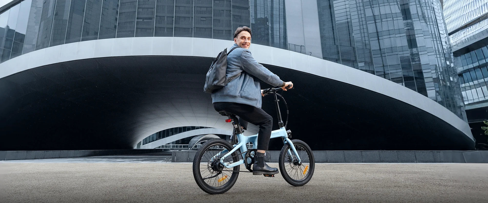 Air 20 folding ebike in uk city commute